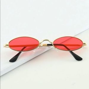 Tinted Lens Oval Metal Frame Sunglasses